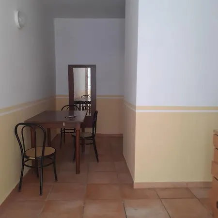 Camere Maik